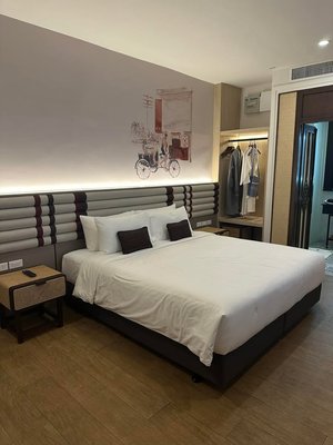 Hotel courtyard relaxation